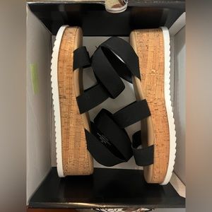 Women’s Size 12 wide Platform Sandals Torrid
